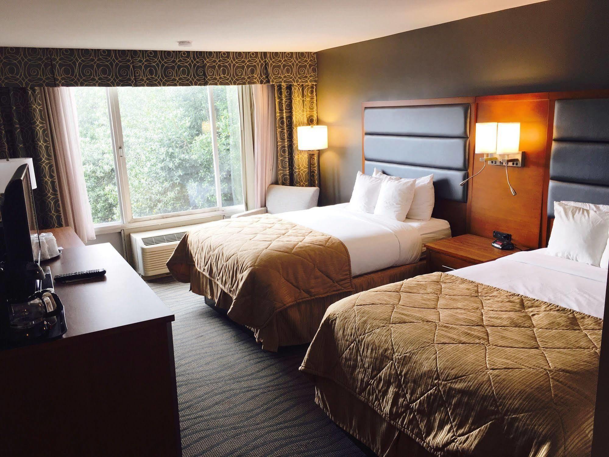 Wyndham Garden Greensboro Exteriér fotografie
