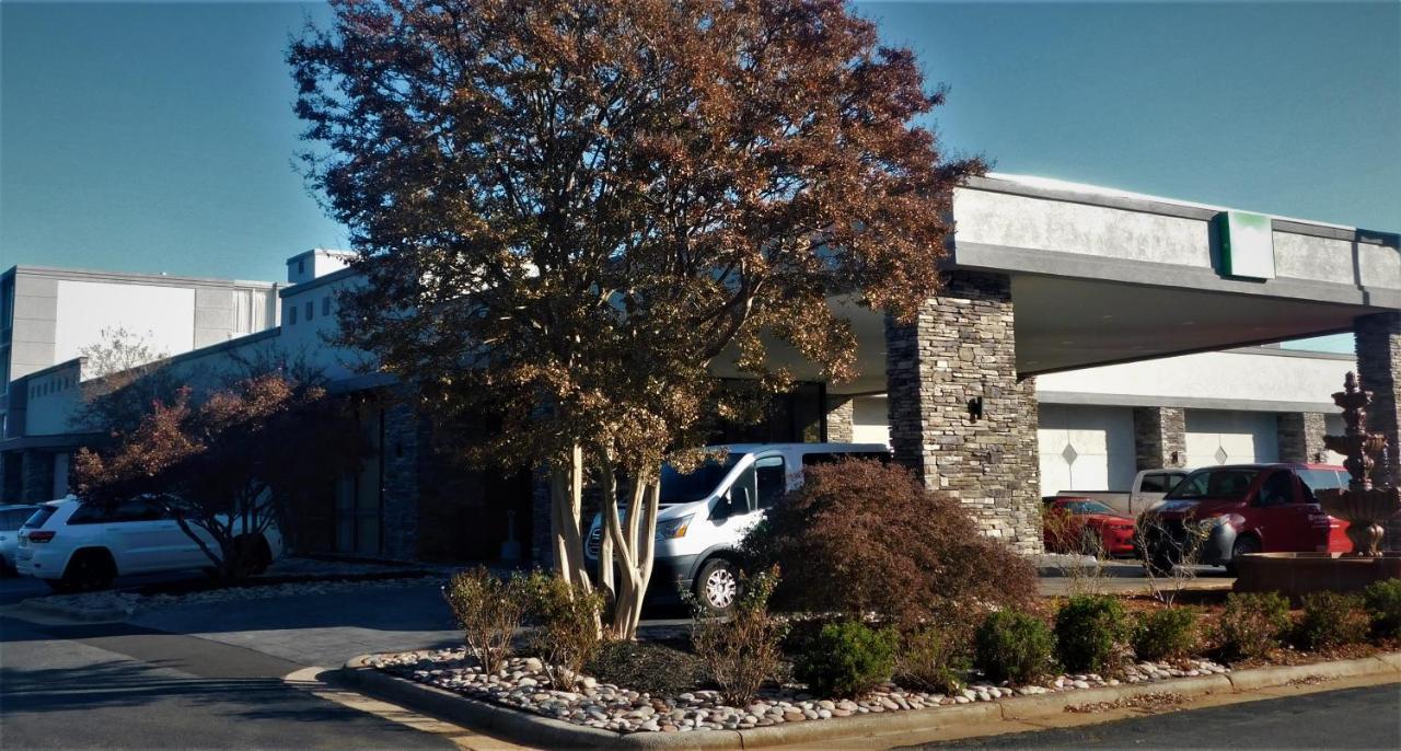 Wyndham Garden Greensboro Exteriér fotografie